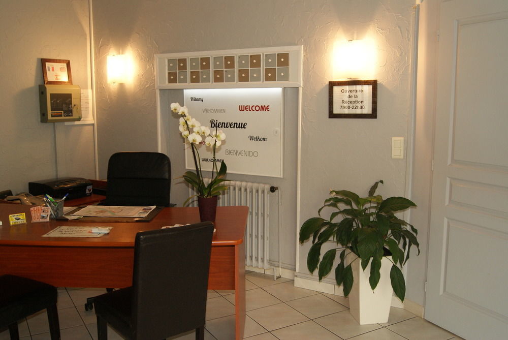 Contact Hotel Les Platanes Villeneuve Sur Lot Centre Kültér fotó
