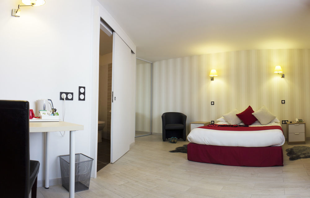 Contact Hotel Les Platanes Villeneuve Sur Lot Centre Kültér fotó